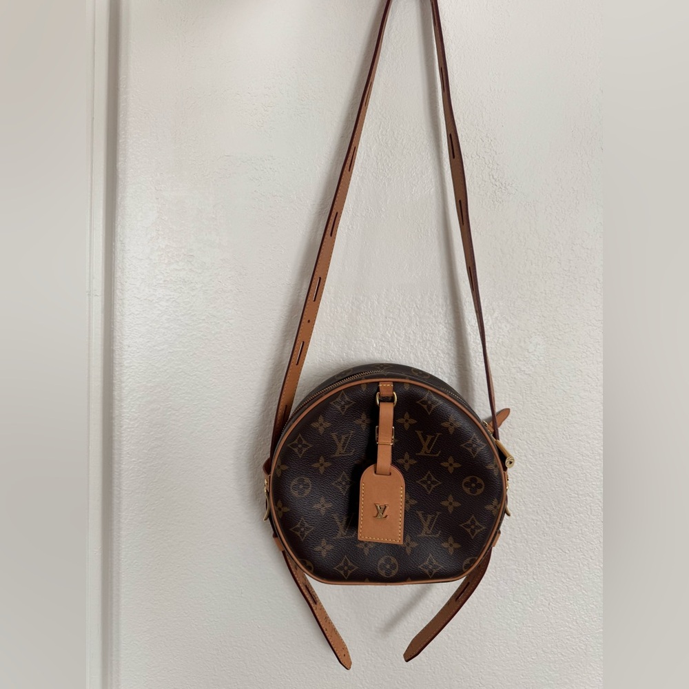 Louis Vuitton Boite Chapeau Souple MM Monogram Bag